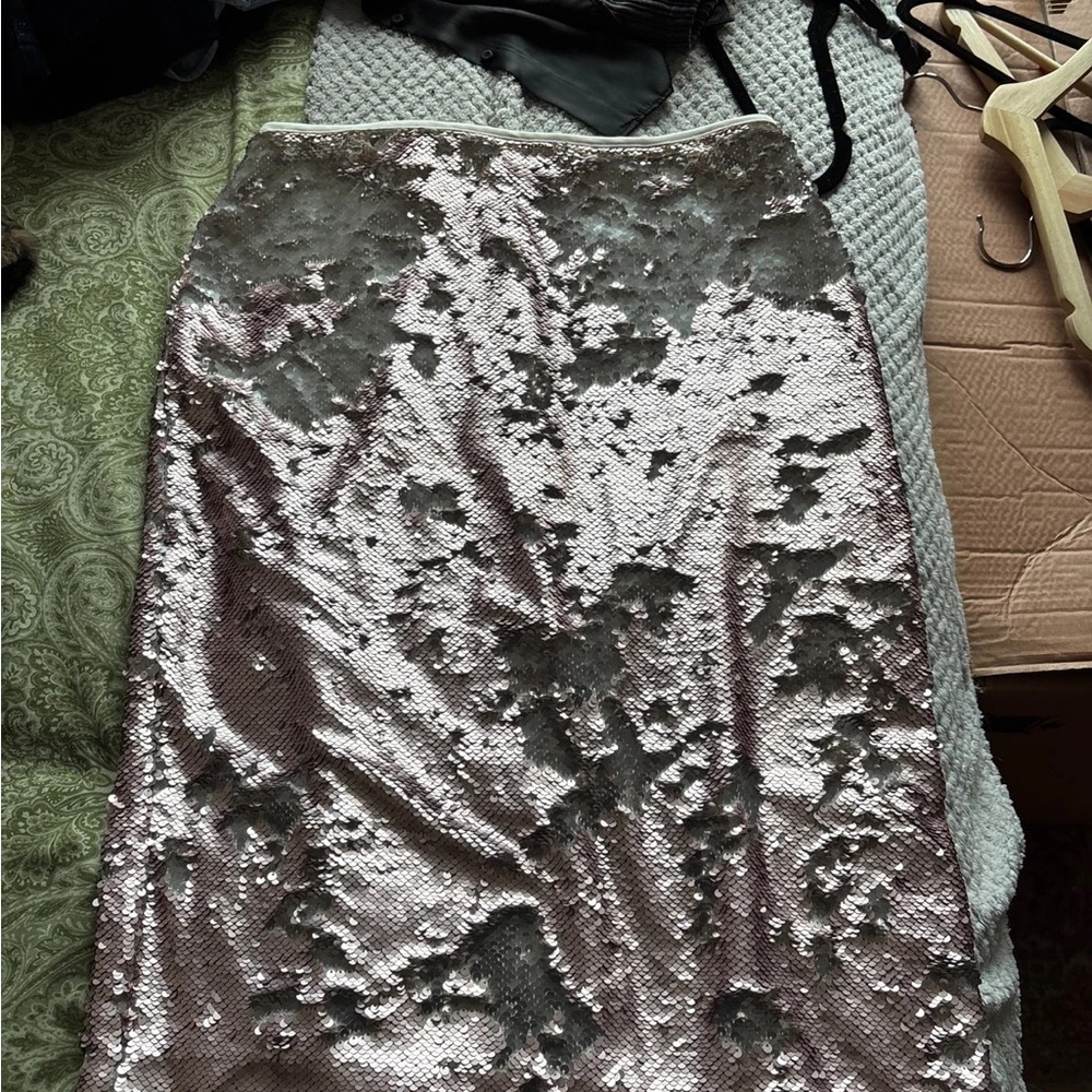 Topshop Shimmering Sequin Pencil Skirt in Silver